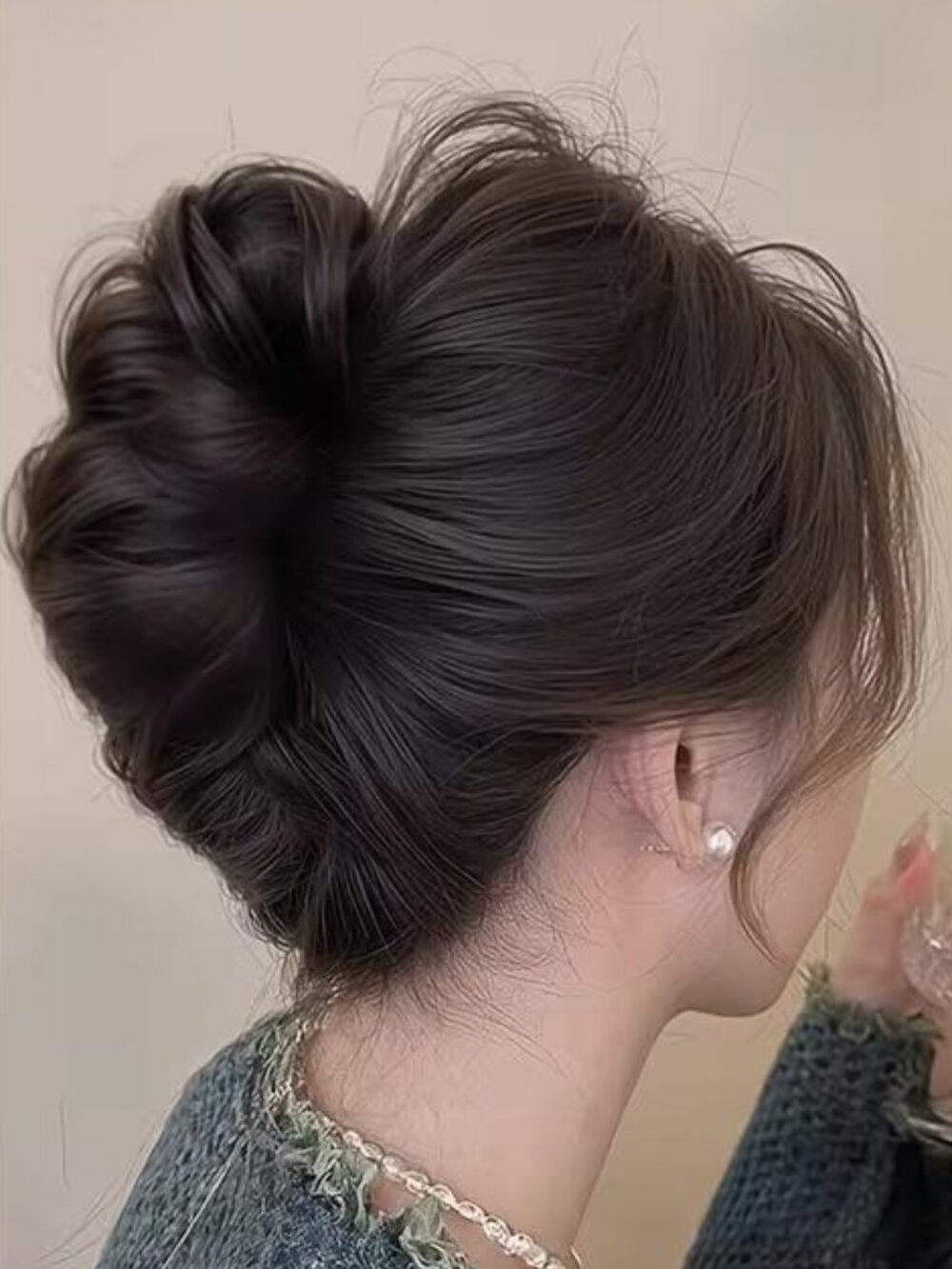 CLAW CLIP BUN in Dark Brown